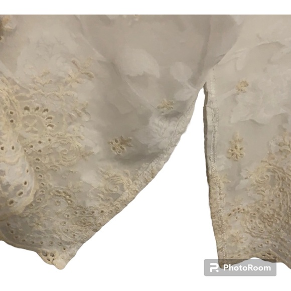 Francesca’s | Lace Kimono | Cream & White - Picture 4 of 4